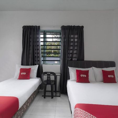 Oyo 91089 Motel Fasa 2B Сери Манджунг Екстериор снимка