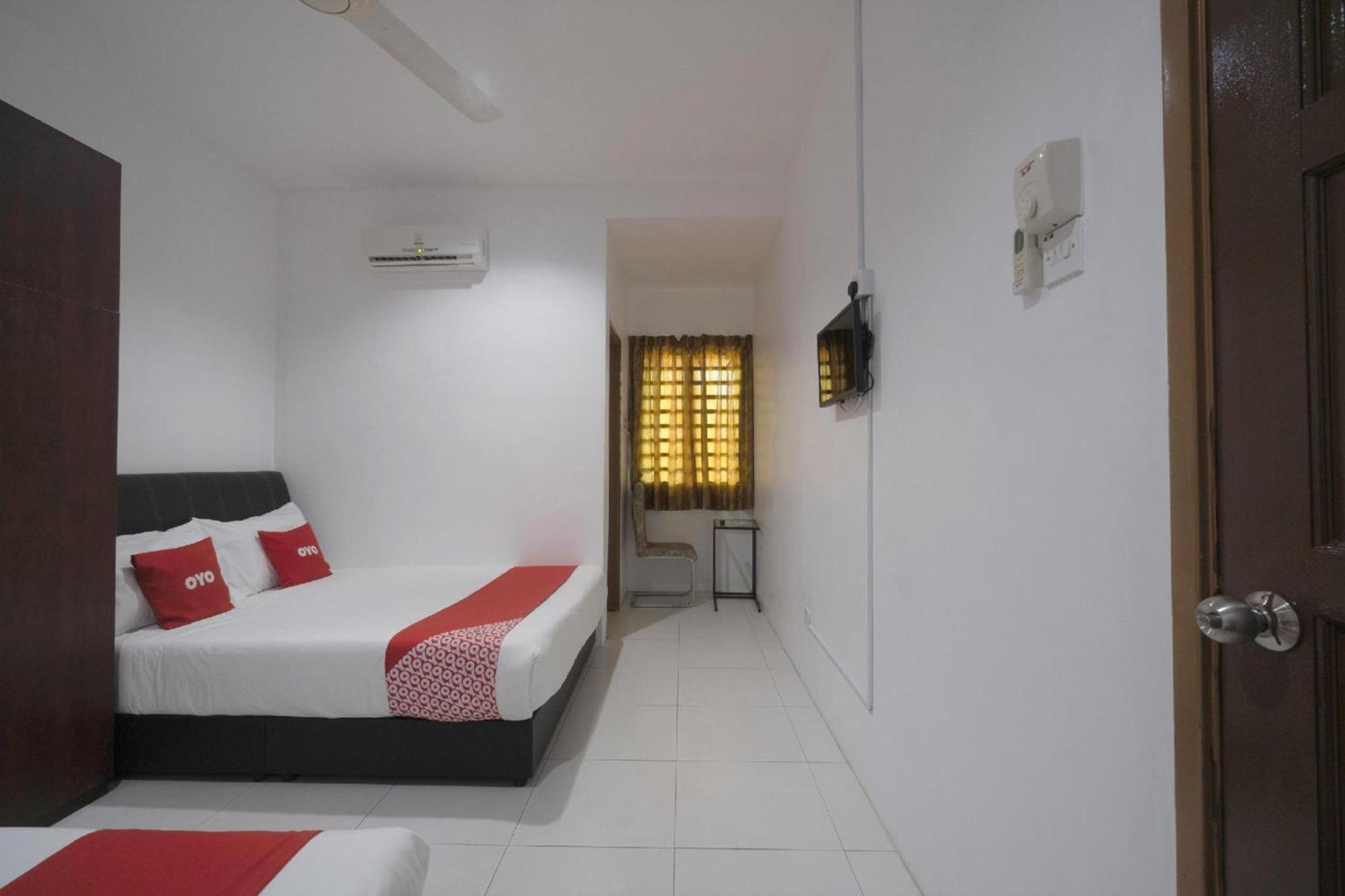 Oyo 91089 Motel Fasa 2B Сери Манджунг Екстериор снимка