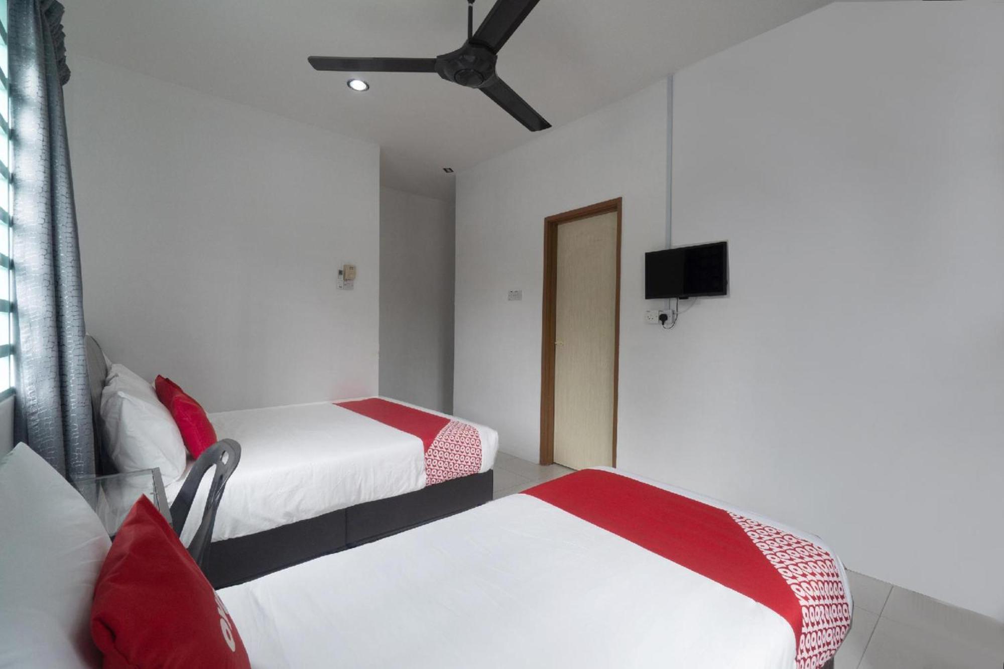 Oyo 91089 Motel Fasa 2B Сери Манджунг Екстериор снимка