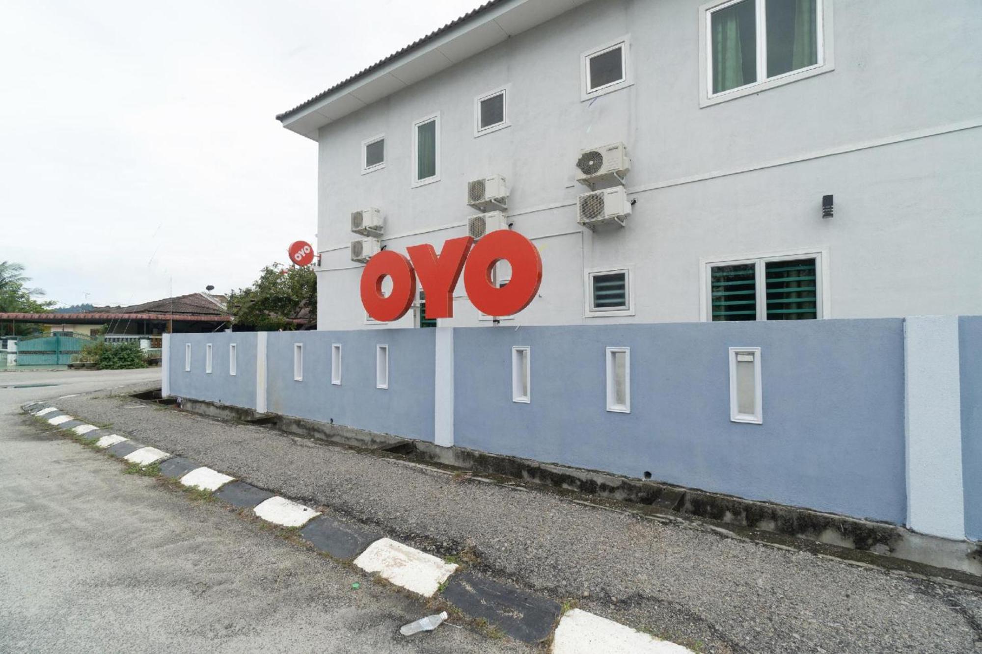 Oyo 91089 Motel Fasa 2B Сери Манджунг Екстериор снимка