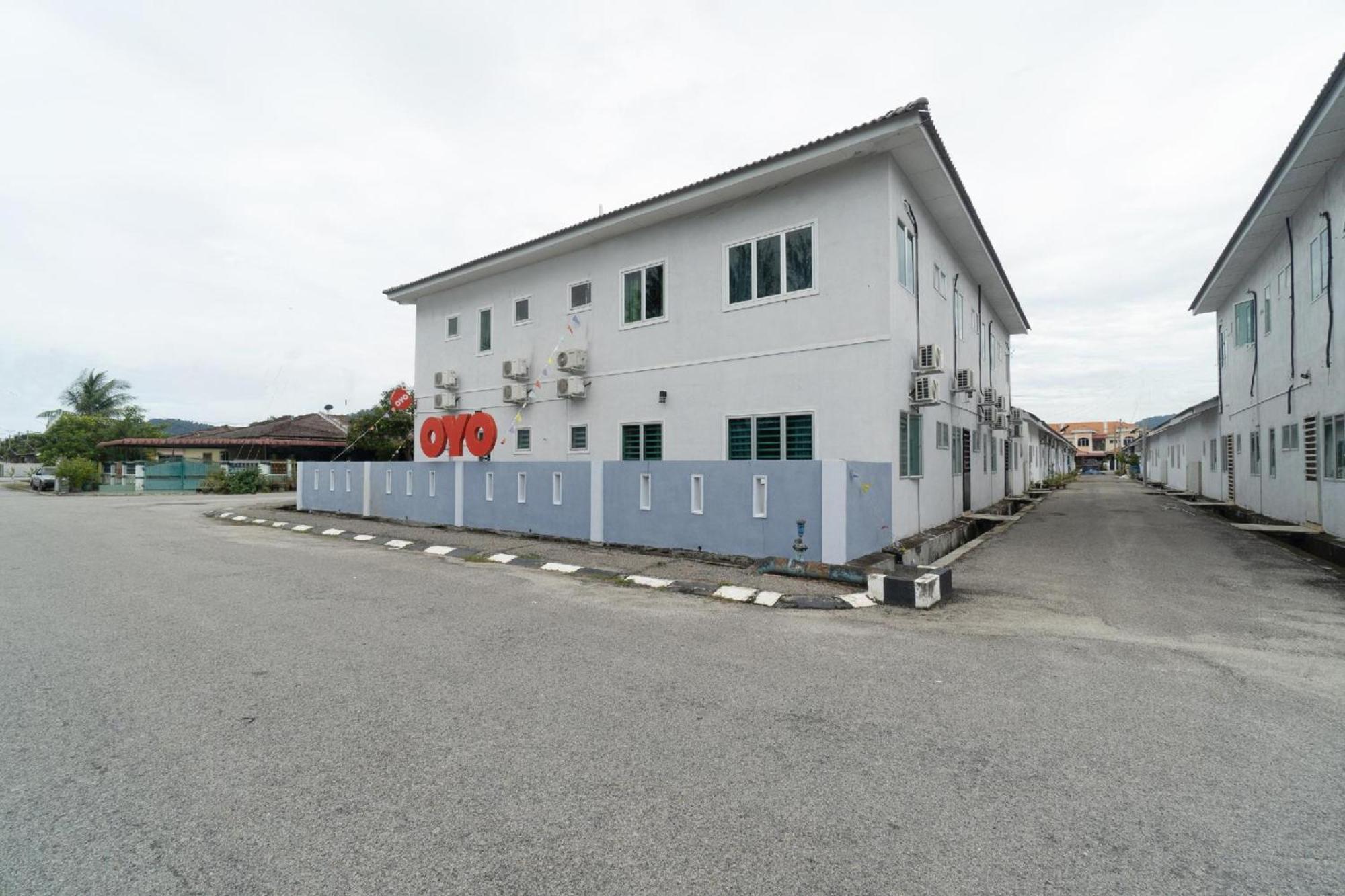 Oyo 91089 Motel Fasa 2B Сери Манджунг Екстериор снимка