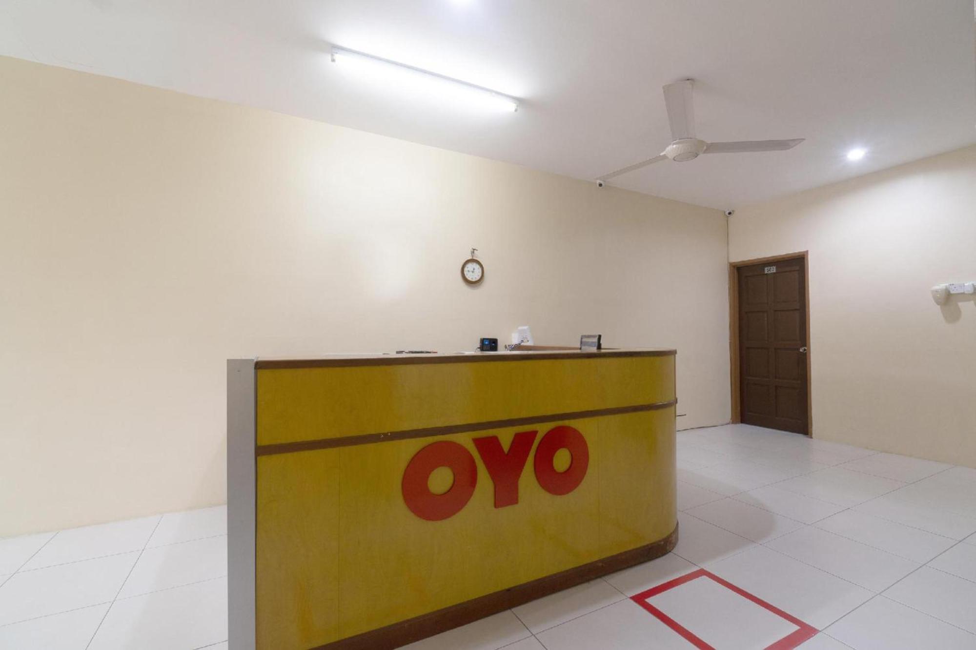 Oyo 91089 Motel Fasa 2B Сери Манджунг Екстериор снимка